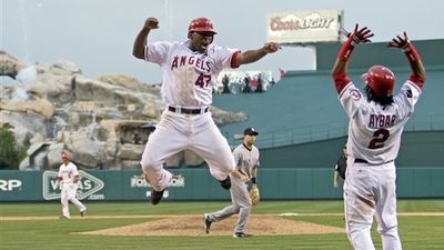 Angels Win 5-4 in 11th Inning, Cut Yankees' Series Lead to 2-1
