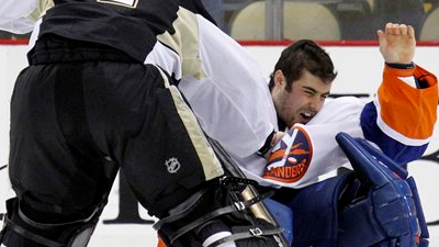 Rick DiPietro Suffers Facial Fractures in Goalie Fight, Will Miss Four to Six Weeks