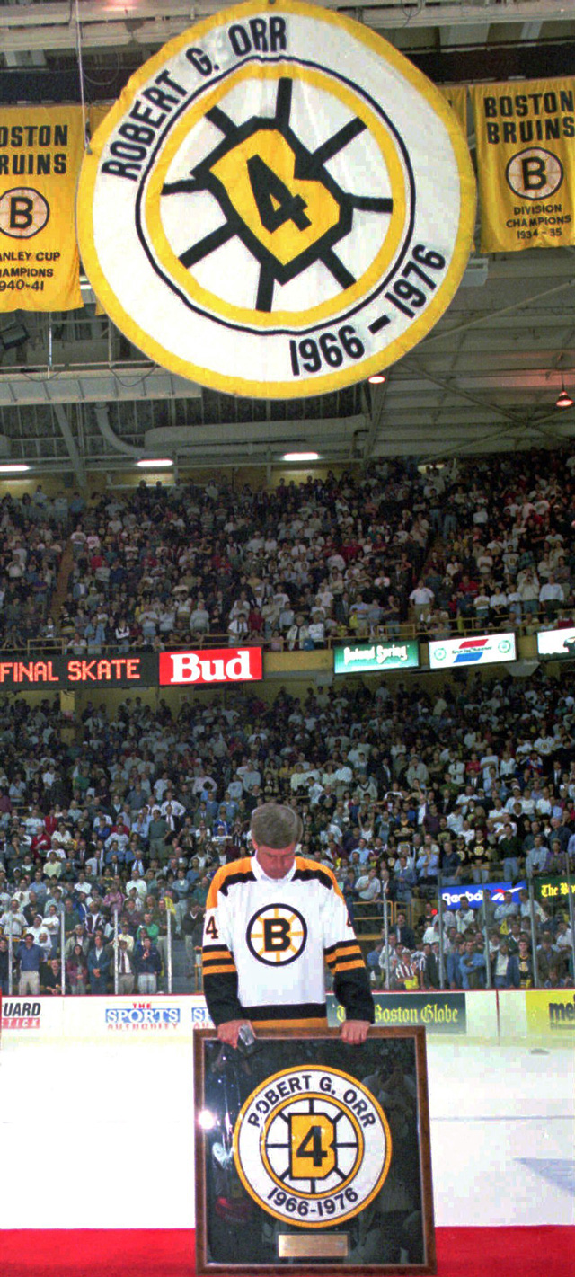 Boston Garden's Last Exhibition Game an Emotional Night For Bobby Orr, Bruins Family