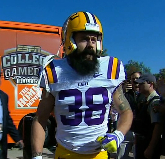 Brian Wilson Appears in LSU Uniform on ESPN's 'College GameDay,' Correctly Picks Tigers Over Alabama