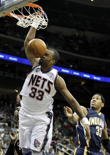 Shelden Williams Hits Himself in the Face With Ball After Dunking Against Pacers (Photo)