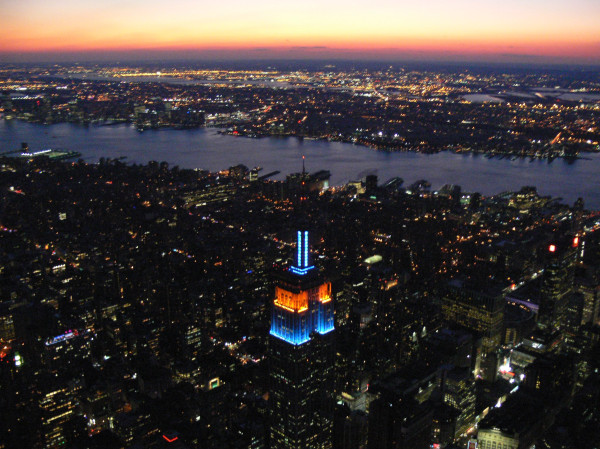 Empire State Building Lights Up With Mets Colors in Honor of Gary Carter (Photo)
