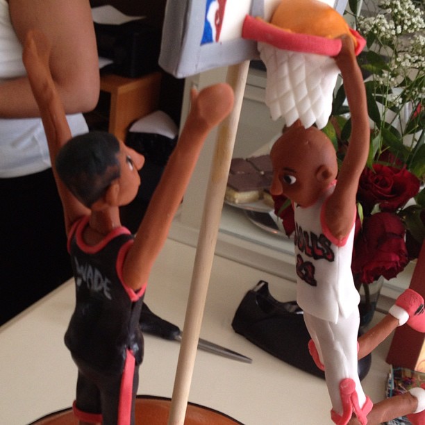 Taj Gibson's Slam Dunk Over Dwyane Wade Captured in Birthday Cake Form (Photos)