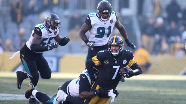 Jacksonville Jaguars defensive tackle Marcell Dareus and Pittsburgh Steelers quarterback Ben Roethlisberger