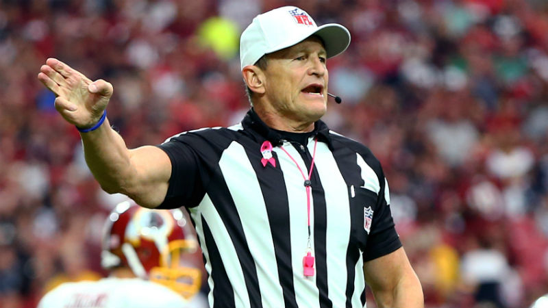 NFL referee Hochuli retires, leaving big shoes, bulging biceps to