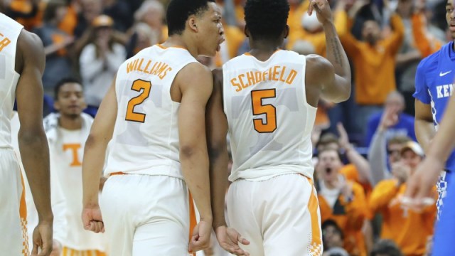 Tennessee Volunteers forwards Grant Williams and Admiral Schofield