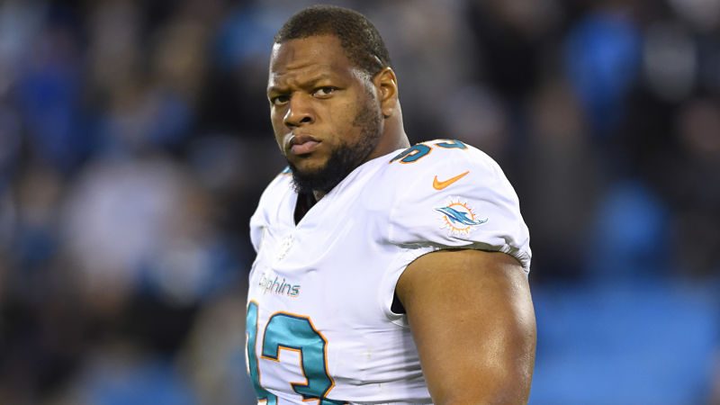 NFL Free Agent Ndamukong Suh Visit Sparks Patriots Rumors - Sports  Illustrated New England Patriots News, Analysis and More