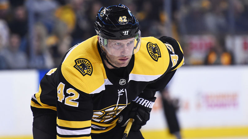 David Backes, Cedric Paquette Drop Gloves During Bruins ...