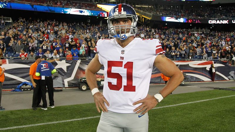 New York Giants' Zak DeOssie drove away with Super Bowl rings on top of car  