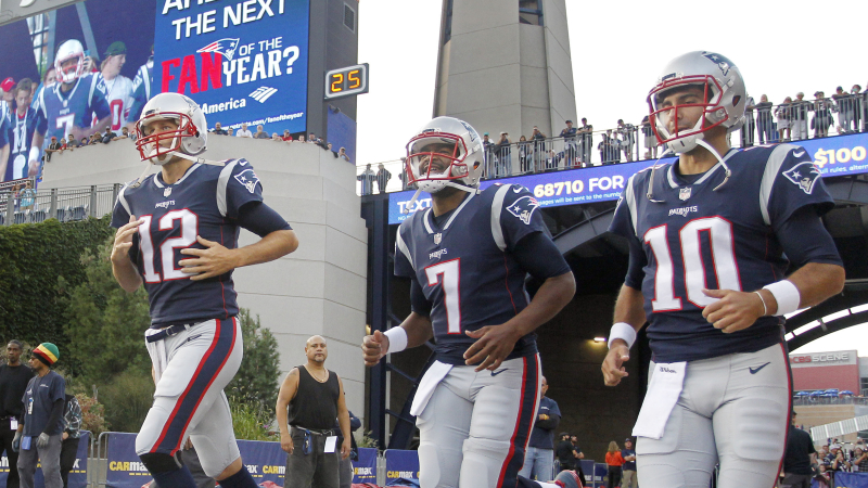 Jimmy Garoppolo, Brissett swap jerseys after preseason matchup