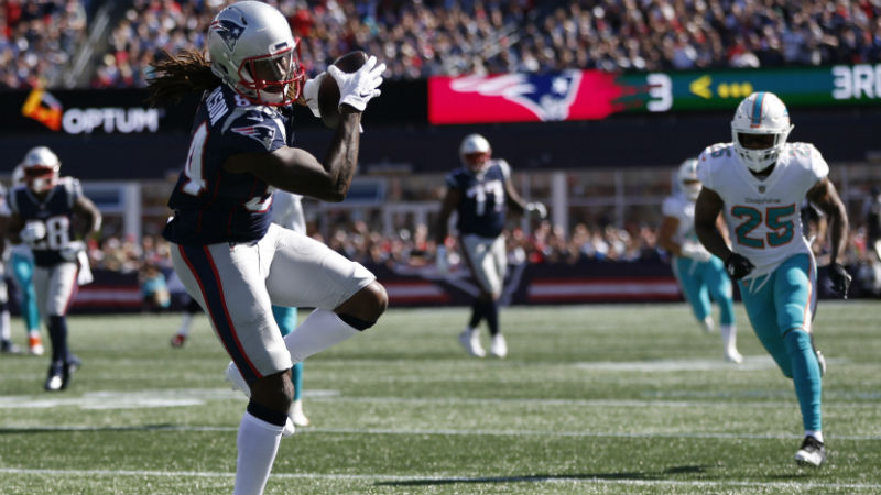 Week 4 Patriots vs Dolphins: Tom Brady ties NFL record with touchdown pass  to Cordarrelle Patterson - Pats Pulpit