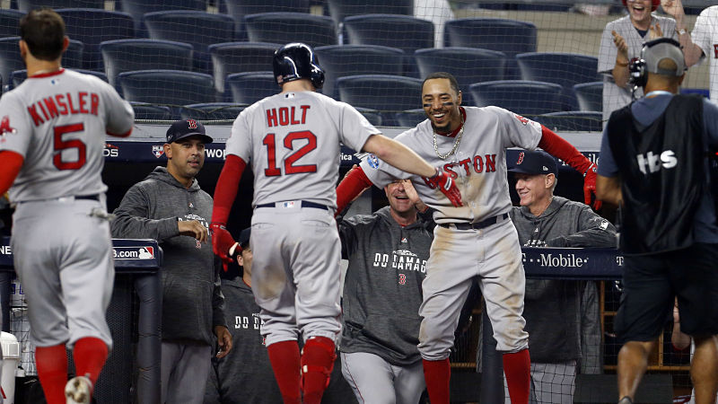 Chris Sale strong, 'pen shaky as Red Sox beat Yankees in ALDS