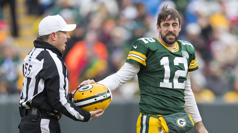 Rodgers suffers concussion in season finale - Superior Telegram