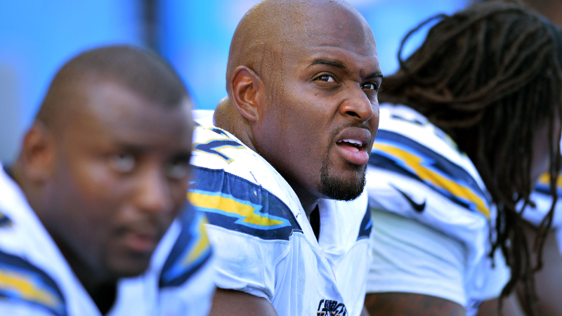 Los Angeles Chargers DL Brandon Mebane's 7-week-old daughter dies, but he  still plans to play in playoff game