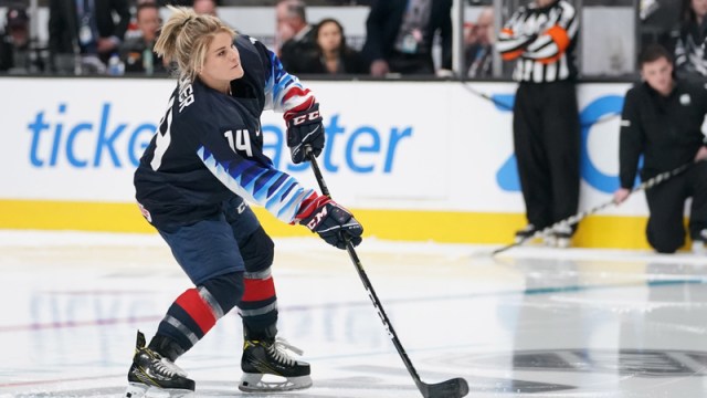 Women's Ice Hockey Player Brianna Decker