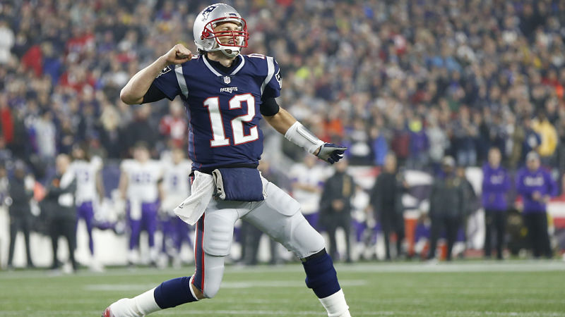 Patriots Quarterback Tom Brady pumps up the crowd about an hour before a  game as he starts his warmups. (Photo by Providence Journal/TNS/Sipa USA  Stock Photo - Alamy