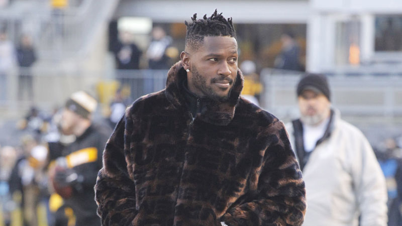 Antonio Brown supports Mason Rudolph after Myles Garrett clash