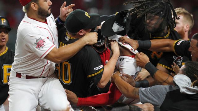 Reds-Pirates brawl