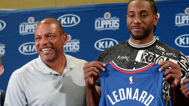 Los Angeles Clippers head coach Doc Rivers (left) and forward Kawhi Leonard