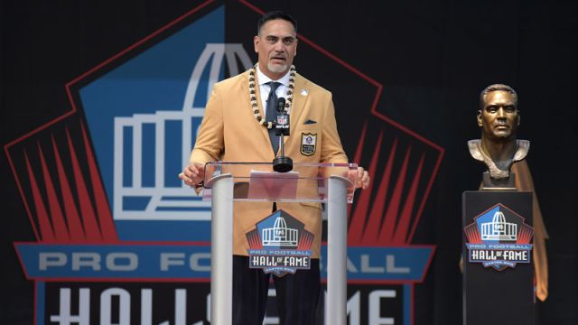 Pro Football Hall of Fame Inductee Kevin Mawae