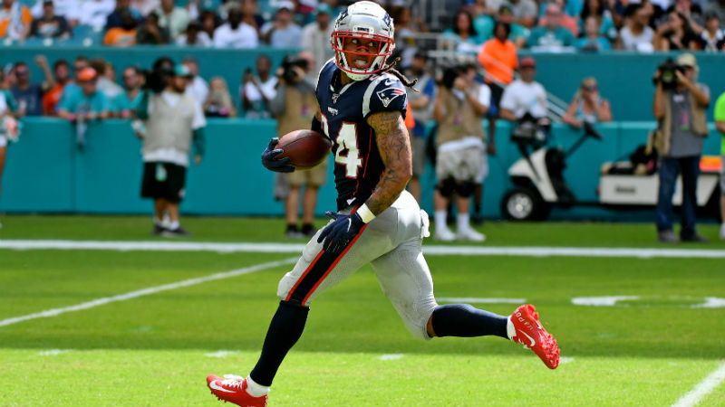 New England Patriots CB Stephon Gilmore continues to suffocate anybody he's  matched up against (6 up, 4 down) 