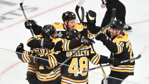 Boston Bruins center Sean Kuraly and teammates