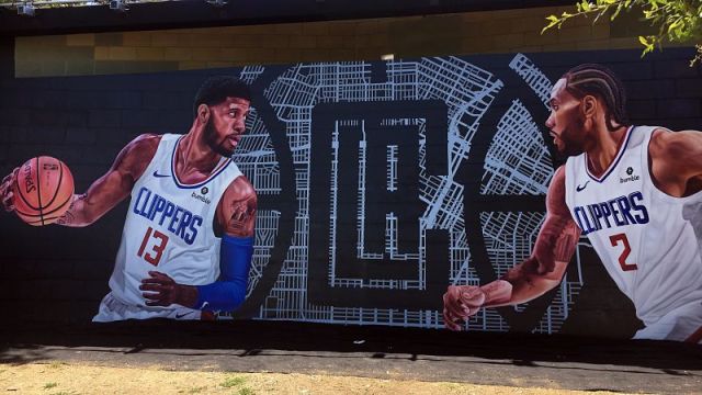 Los Angeles Clippers players Paul George and Kawhi Leonard