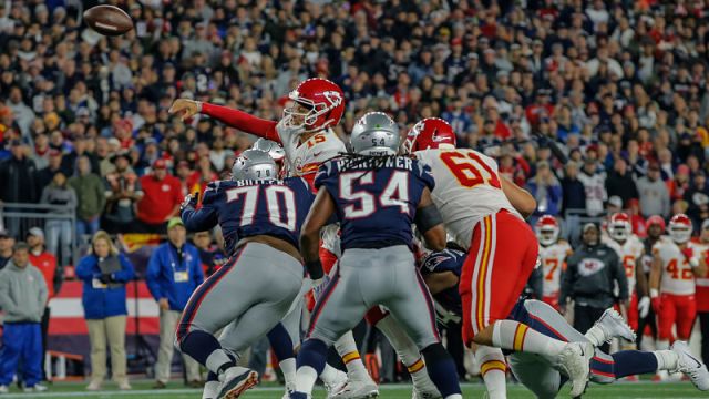 New England Patriots defensive tackle Adam Butler and linebacker Dont'a Hightower