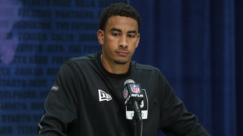 Former NFL QB Wants To See Patriots Rival Make Push For Jordan Love ...