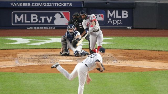 Red Sox center fielder Kevin Pillar