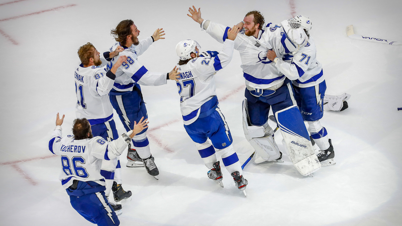 Tampa Bay Lightning To Hold Stanley Cup Championship BOAT 