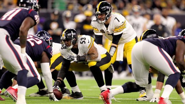 Pittsburgh Steelers center Maurkice Pouncey and quarterback Ben Roethlisberger
