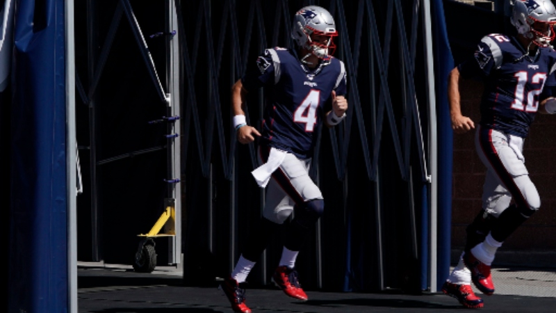 Why Ex-NFL QB Urges Patriots To Start Brian Hoyer Over Jarrett Stidham ...