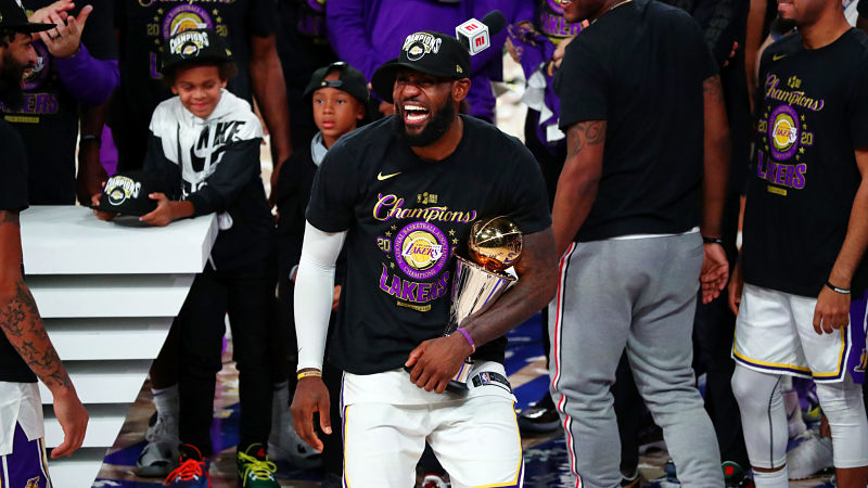 Lakers News: LeBron James Congratulates Tom Brady After Winning 7th Super  Bowl