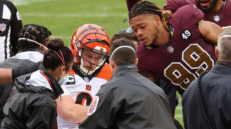 Bengals� Joe Burrow Carted Off Field After Suffering Leg