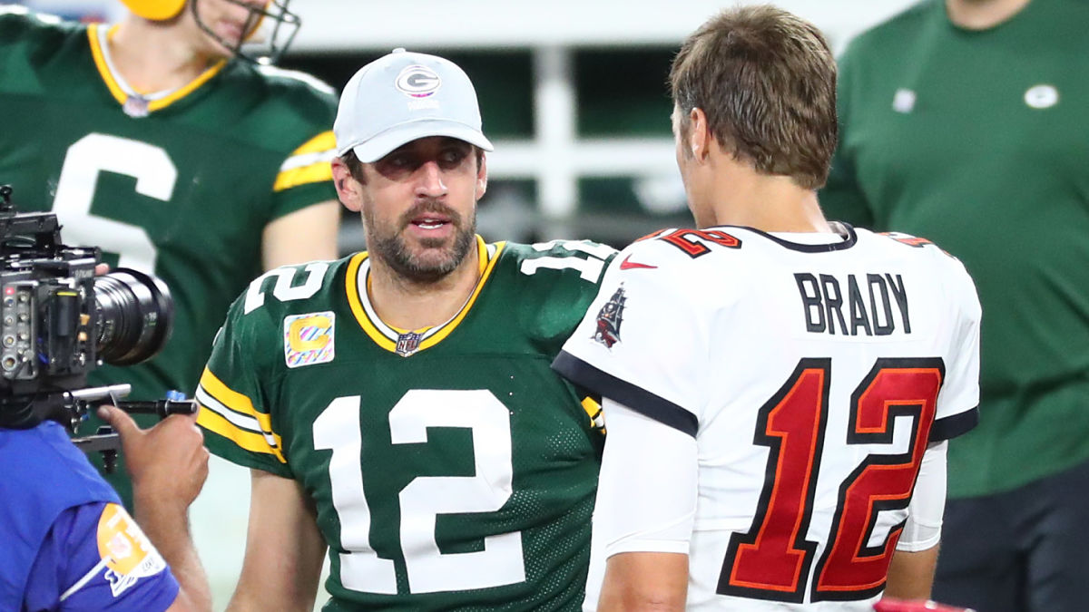 Sports Illustrated on X: Tom Brady had to congratulate Aaron Rodgers on  being a shareholder of the Bears 