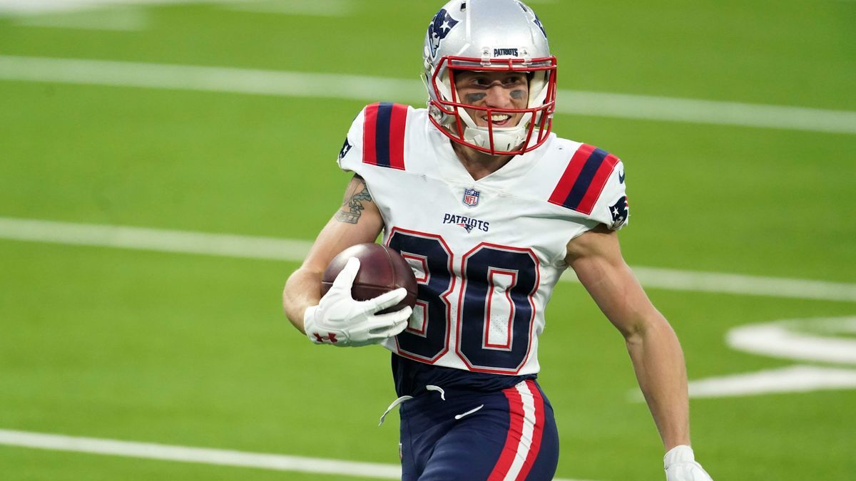 Patriots special teams takes hit as Gunner Olszewski signs with