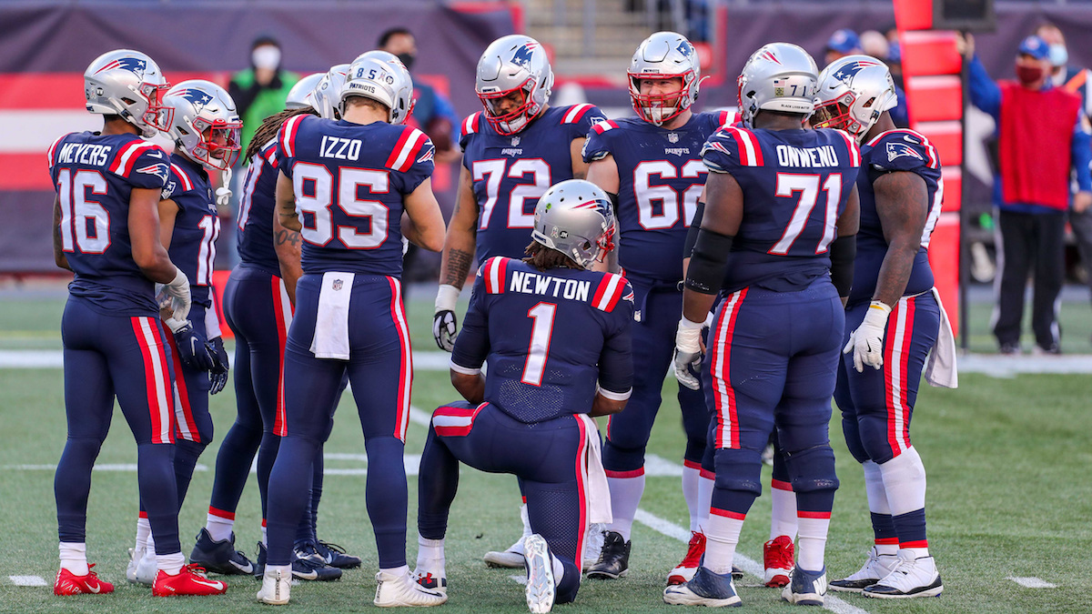 Gunner Olszewski just has to be a Patriots spy on the Steelers after this  play