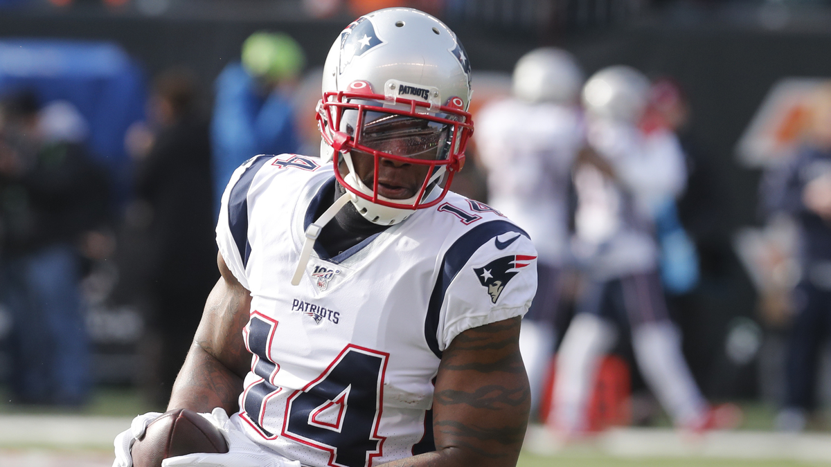 Dolphins Reportedly Sign Ex-Patriots Receiver To Further Bolster Group