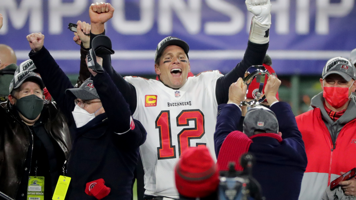 J.J. Watt Salutes Tom Brady For 'Absurd' Career With Bucs Headed To Super  Bowl 