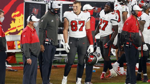 Tampa Bay Buccaneers offensive coordinator Byron Leftwich and tight end Rob Gronkowski