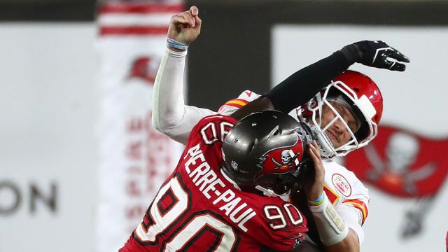 Tampa Bay Buccaneers defensive end Jason Pierre-Paul, Kansas City Chiefs quarterback Patrick Mahomes