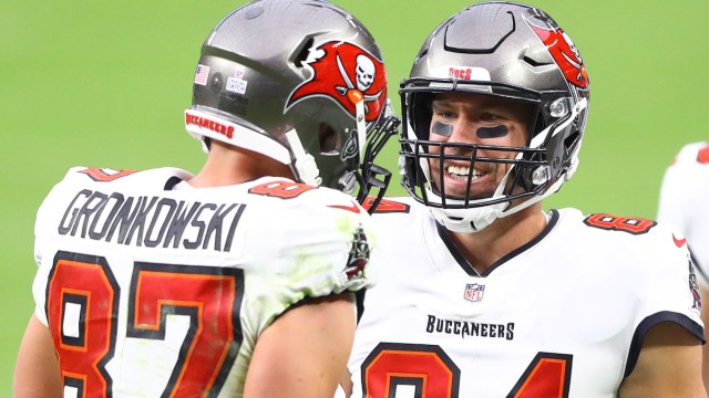 Tampa Bay Buccaneers tight ends Rob Gronkowski, Cameron Brate