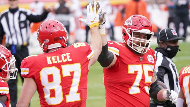 Kansas City Chiefs tight end Travis Kelce and tackle Mike Remmers