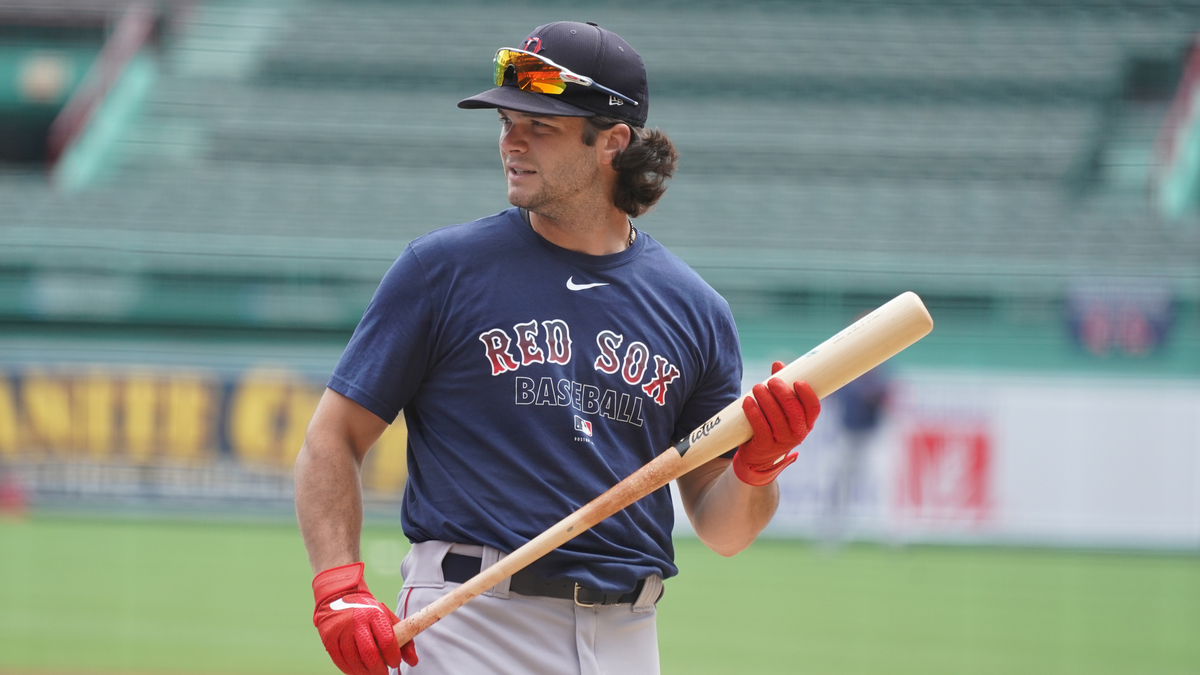 Andrew Benintendi traded to Royals from Red Sox