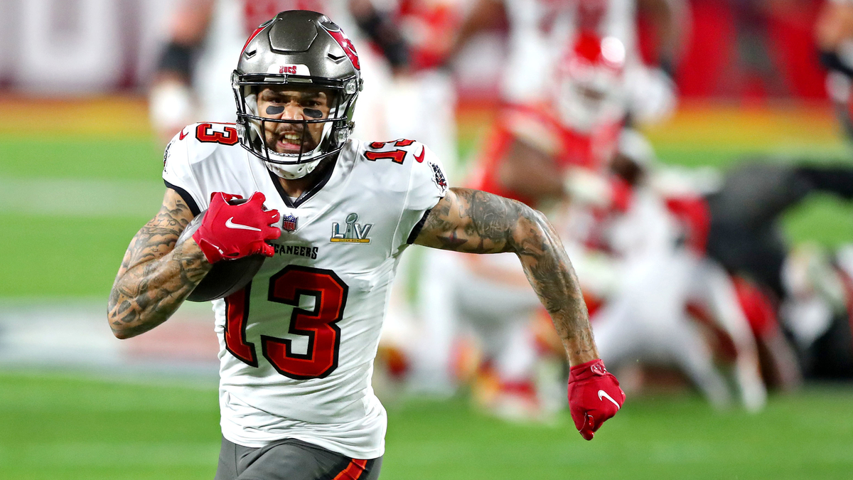 Tampa Bay Buccaneers' Mike Evans reportedly will take a pay cut in...