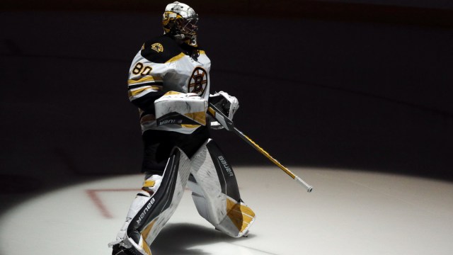 Boston Bruins goalie Dan Vladar
