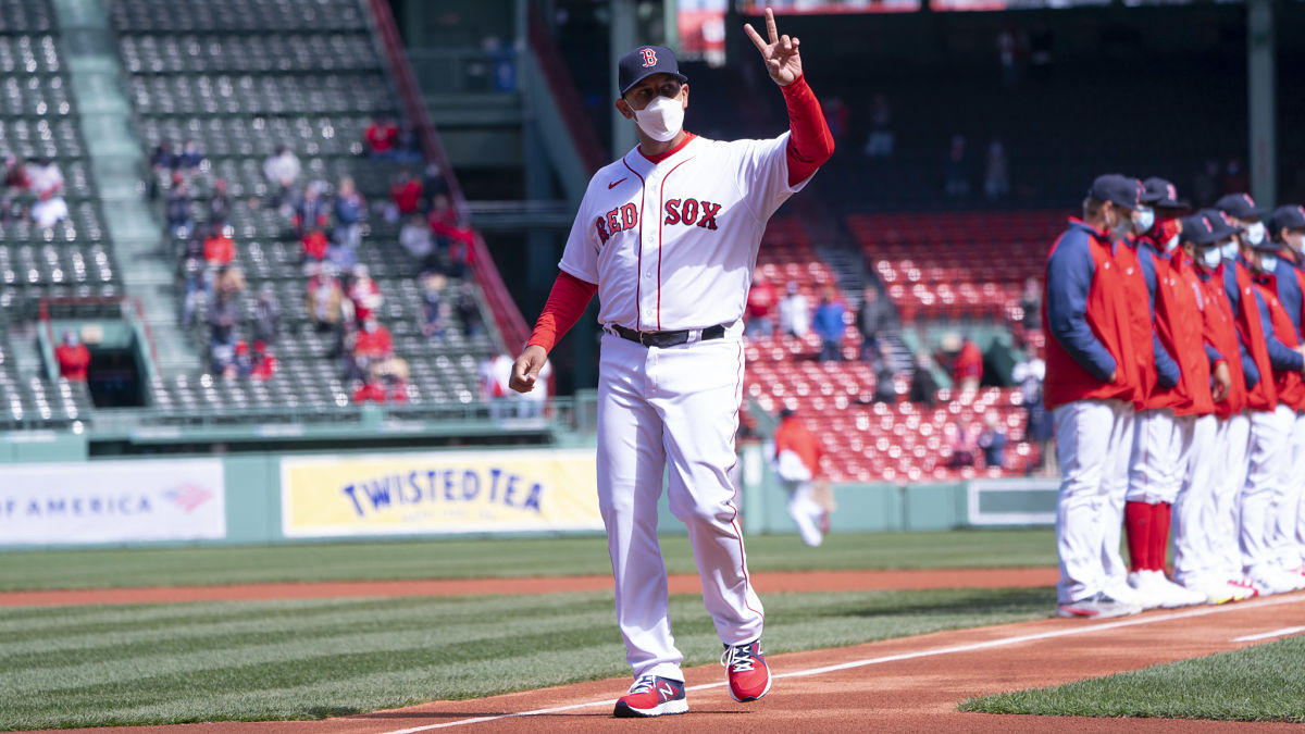 Globe Life Field at 100% capacity: Boston Red Sox's Alex Cora says