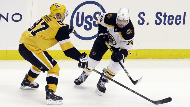 Boston Bruins winger Jake DeBrusk, Pittsburgh Penguins center Sidney Crosby