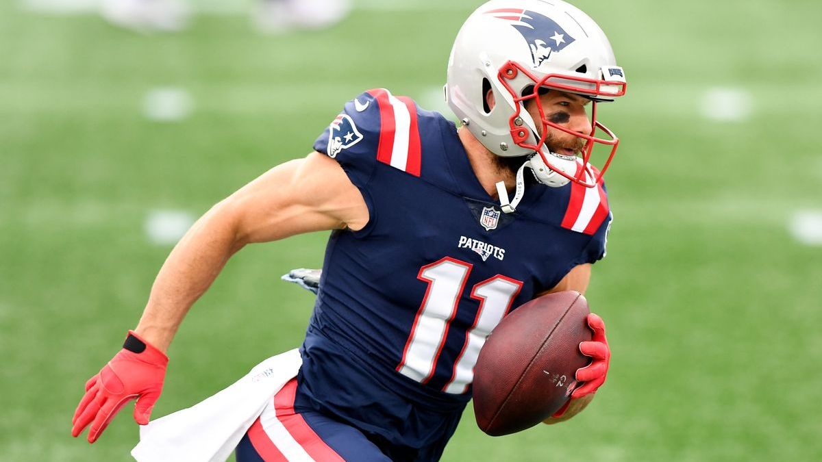 Great Patriots Debate: Wes Welker 2007-2012 vs. Julian Edelman 2013-2018 :  r/Patriots